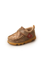 Load image into Gallery viewer, TWISTED X INFANTS COW FUR CASUAL MOCS