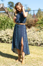 Load image into Gallery viewer, Pure Western Womens Estella Sleeveless Blouse