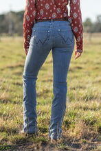 Load image into Gallery viewer, Wrangler Womens Chara Jean Willow 34 Inch Leg