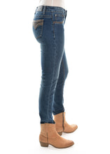 Load image into Gallery viewer, PURE WESTERN WOMENS VIVIENNE SKINNY JEAN 32 INCH LEG