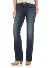 Load image into Gallery viewer, WRANGLER WOMENS ULTIMATE RIDING JEAN Q BABY 34 INCH LEG